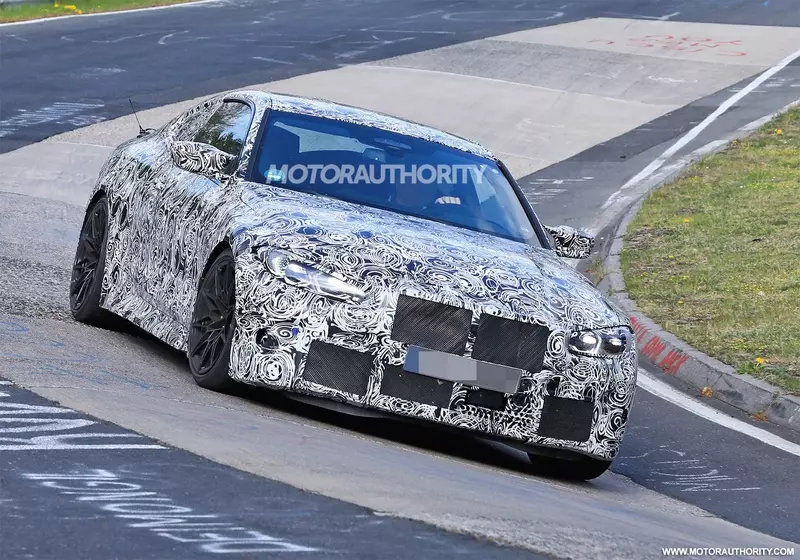 A spy shot of the 2021 BMW M4.