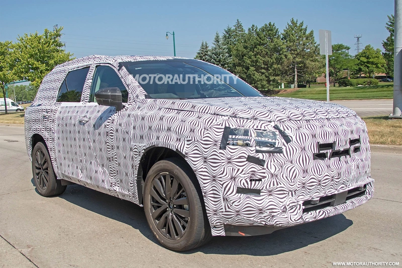 Spy shot of the 2022 Nissan Pathfinder