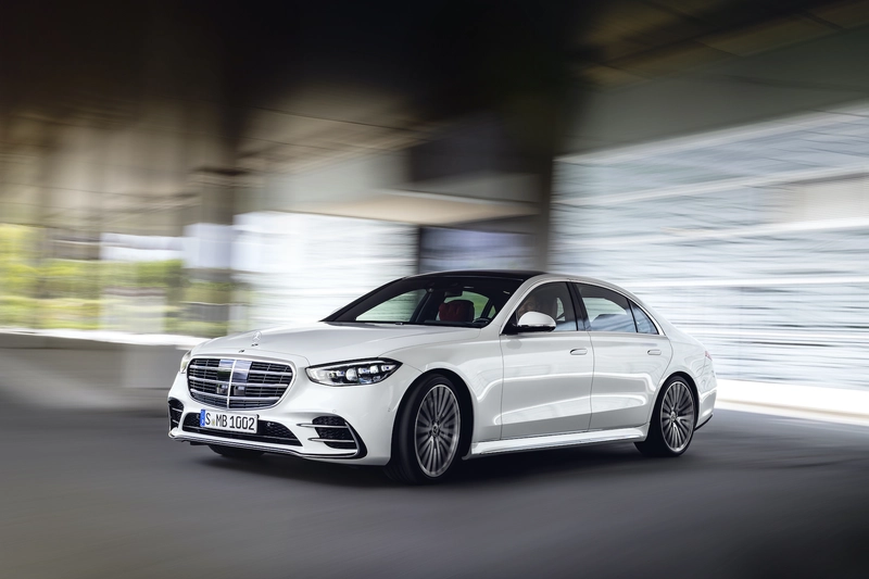 Previewing the 2021 Mercedes-Benz S-Class sedan rushes into the future of driver assistance.