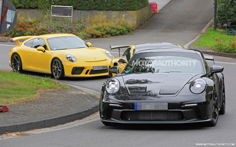 Spy shots of the 2021 Porsche 911 GT3: development on the final track