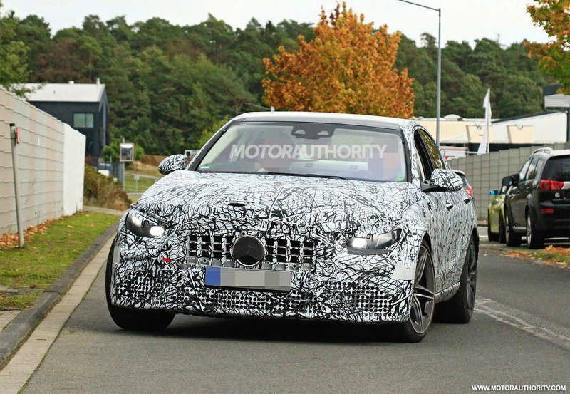 Spy shots of the 2023 Mercedes-AMG C63: The rumored V8 engine will be replaced by an electric four-cylinder engine.