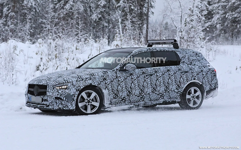 Spy shots of the 2022 Mercedes-Benz C-Class station wagon: the new long roof is coming soon, but not to the U.S.