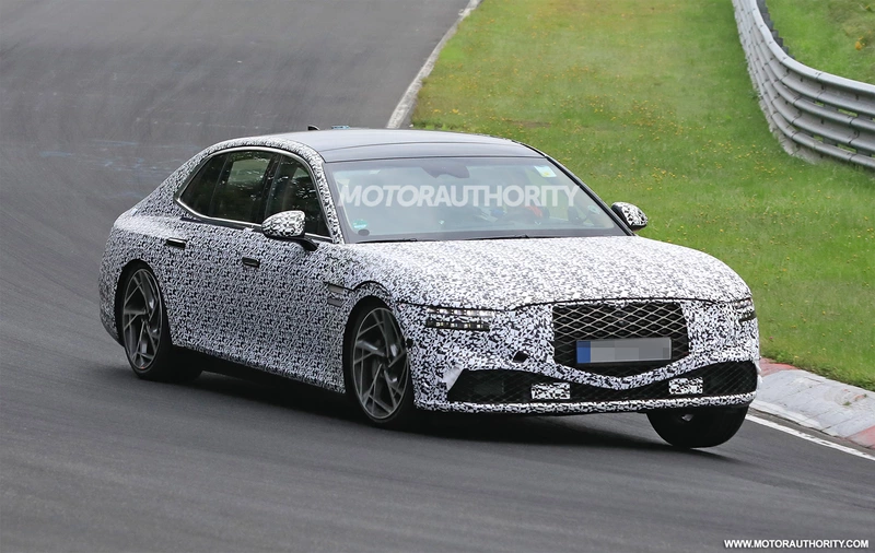 Spy shots and video of the 2022 Genesis G90: the redesign of the flagship sedan has begun