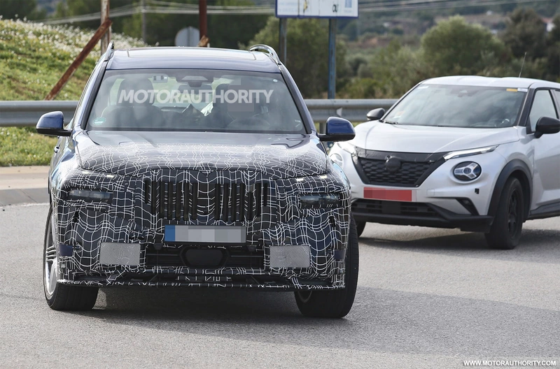 Spy shots of the 2023 BMW Alpina XB7: an update on the full-size SUV