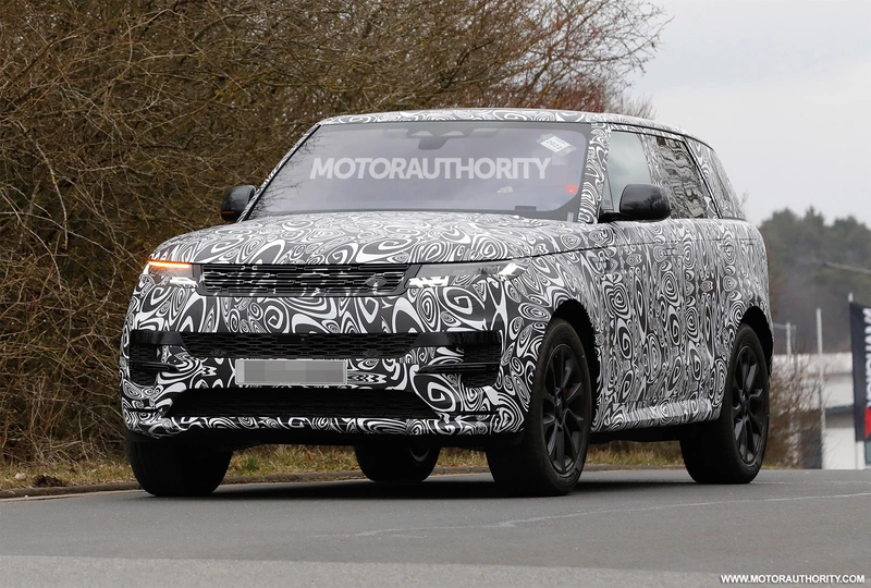 Spy shots of the 2024 Land Rover Range Rover Sport: the new SUV without camouflage