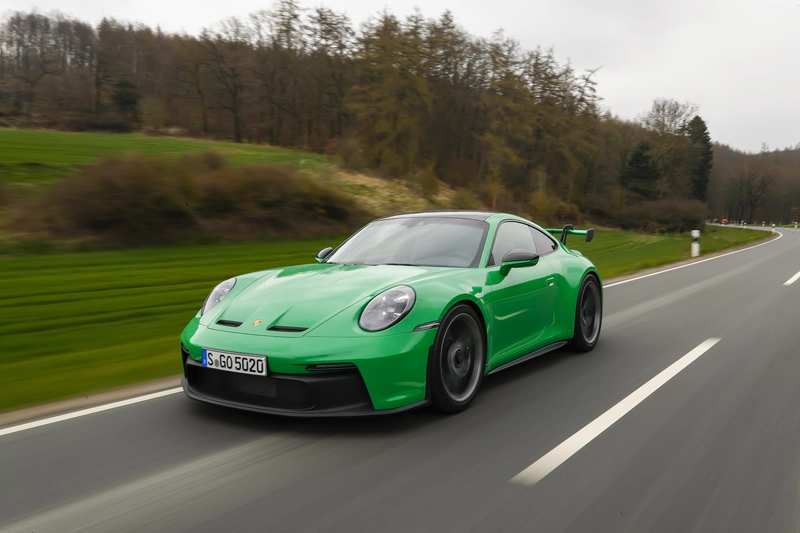 Review 2022 Porsche 911 GT3 6-speed manual unleashes green hell