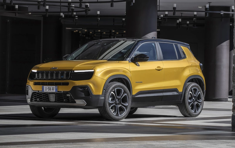 Jeep Avenger, the brand's first EV, debuts at the 2022 Paris Motor Show.