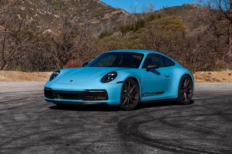 Review 2023 Porsche 911 Carrera T Simplifies Performance