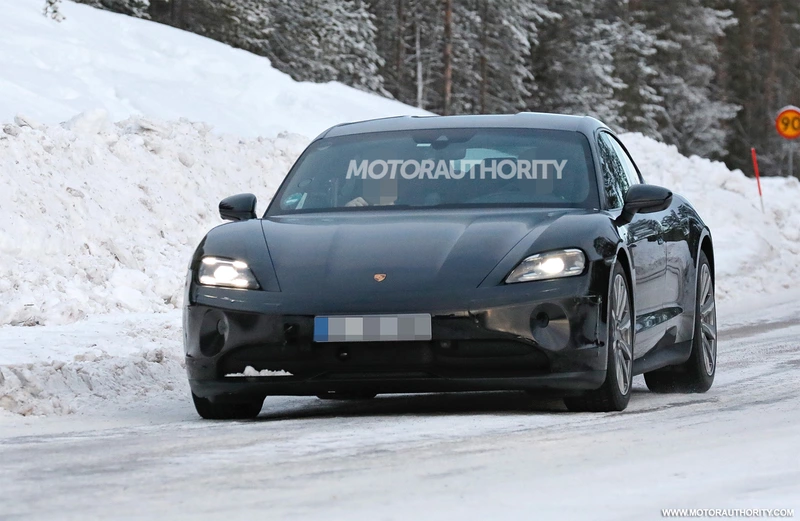 Spy shots of the 2024 Porsche Taikan.