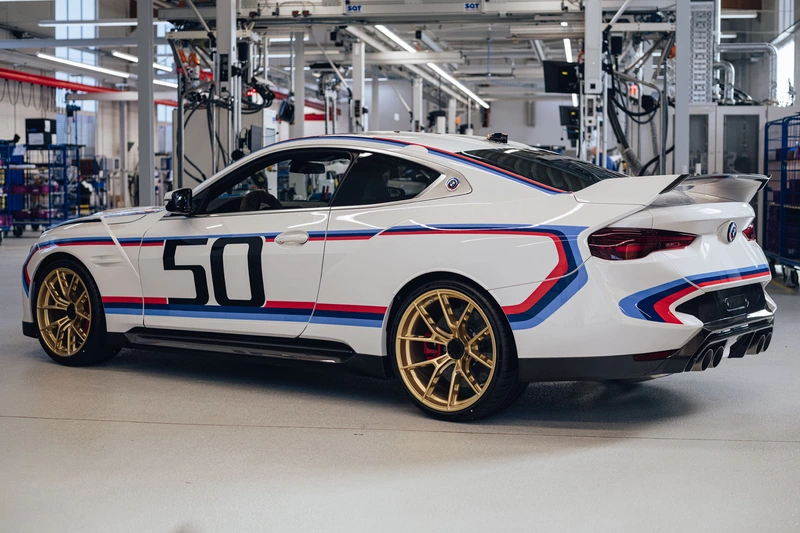 Hyundai BMW 3.0 CSL goes into production.