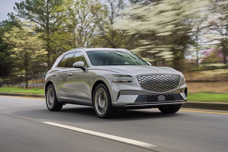 Ford Explorer electric, 2023 Genesis Electric GV70, Dodge Hornet: a week in reverse