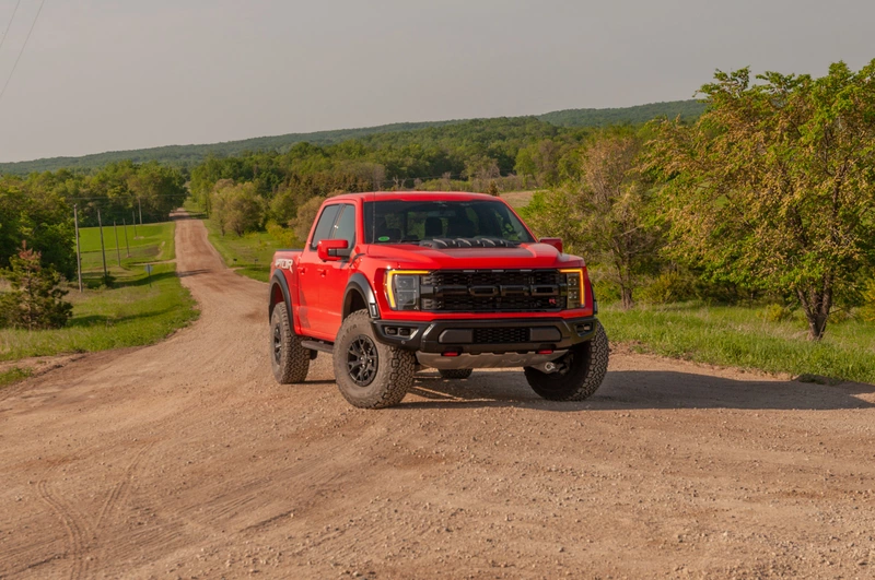 Test Drive: 2023 Ford F-150 Raptor R Smart Driving