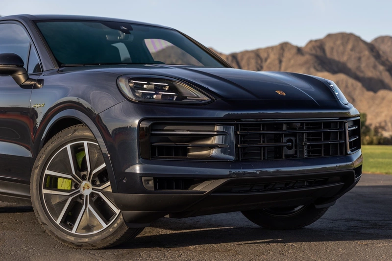 Electrification of the Porsche Cayenne with over 690 hp reportedly in the works