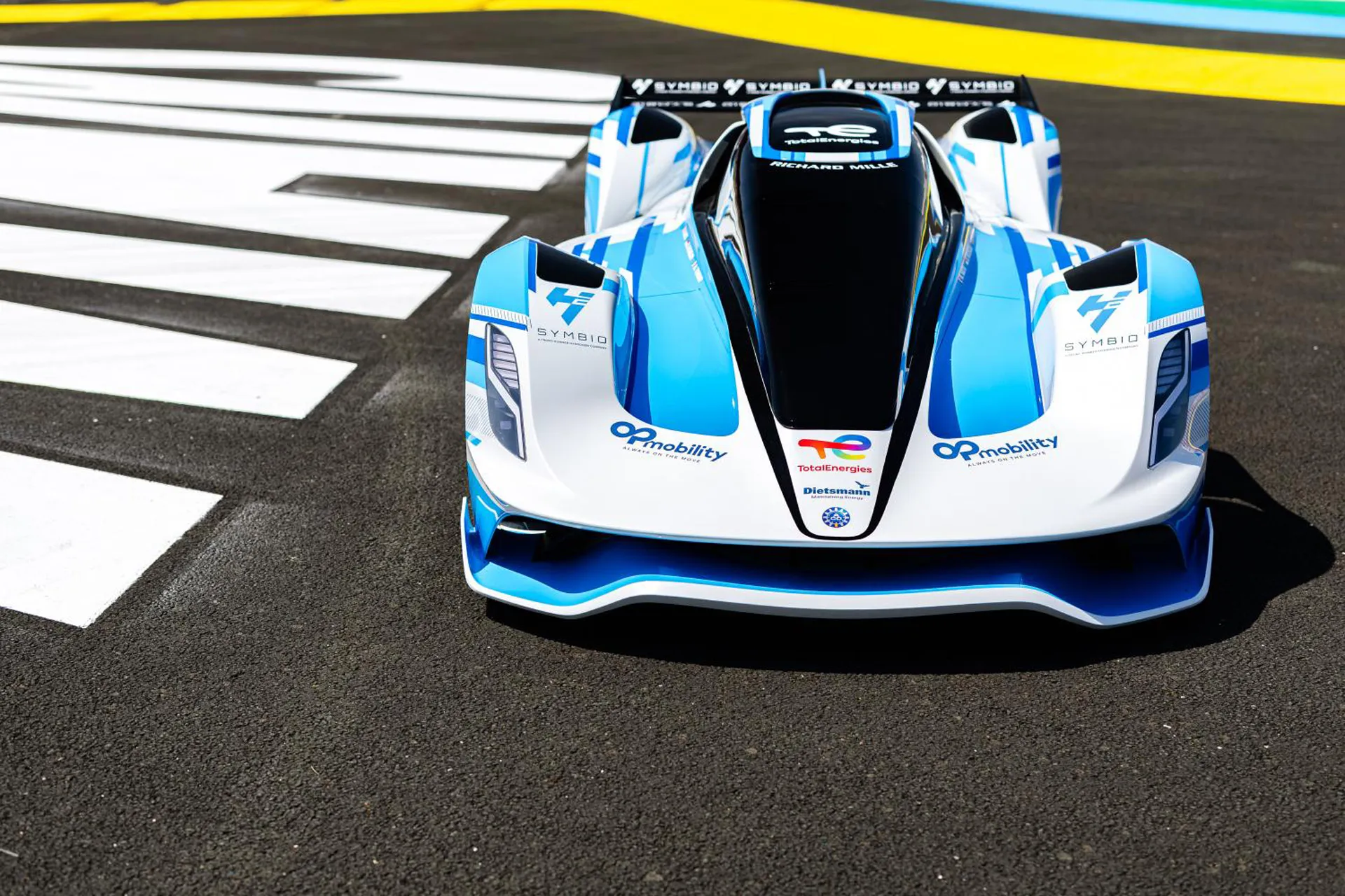 MissionH24 Evo hydrogen racing car concept debuts at Le Mans.