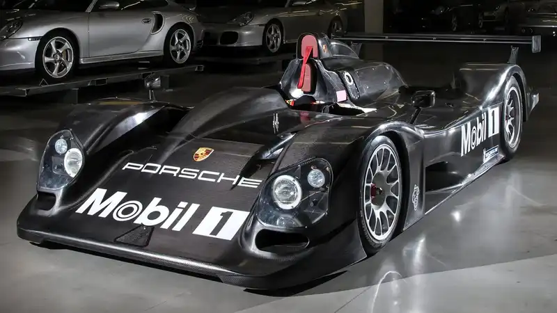 Porsche secretly built the v-10 le Mans race car 25 years ago