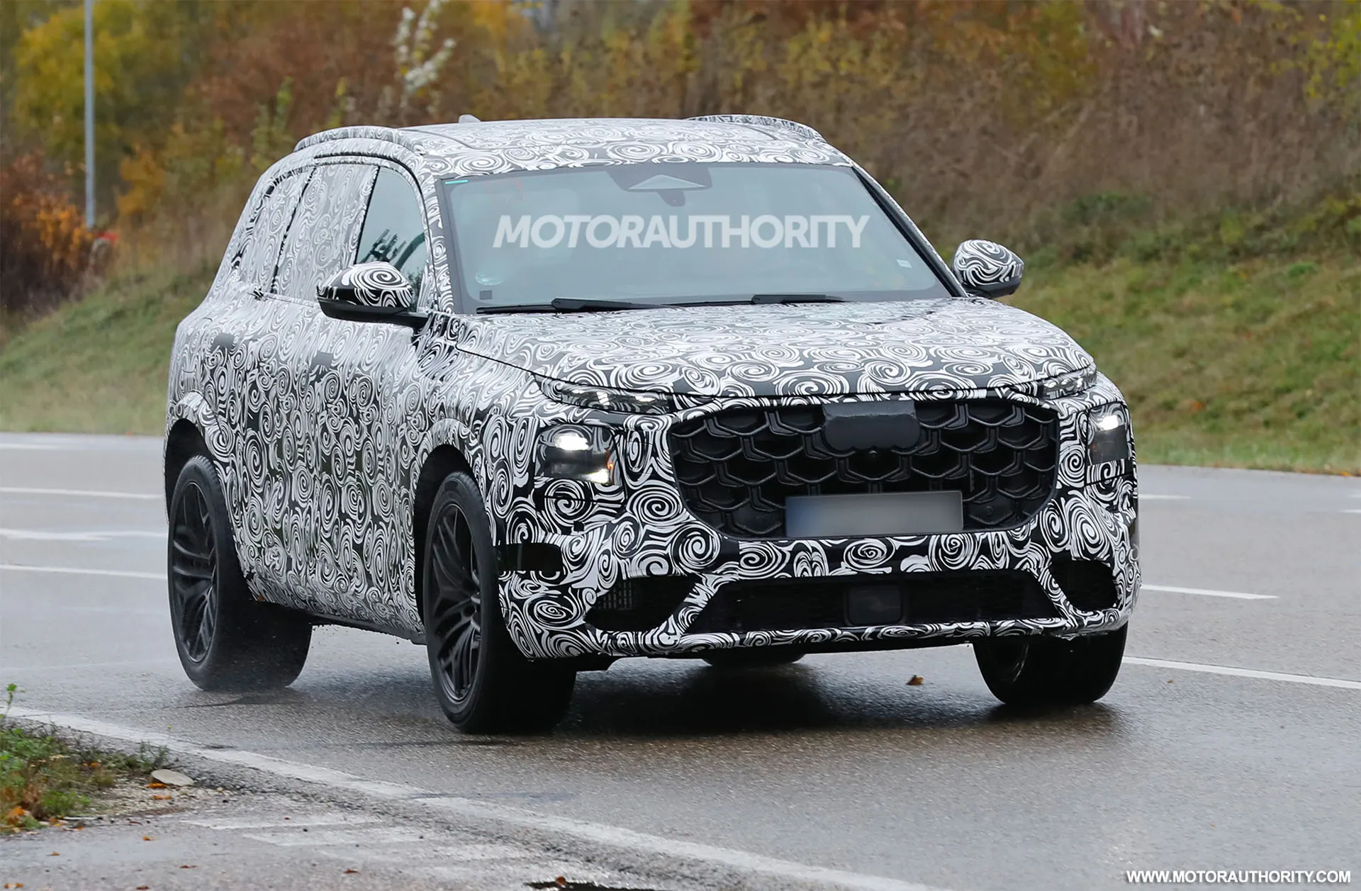 2027 Audi SQ7 was spied for the first time