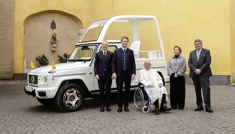 Electric Mercedes-Benz G-class will serve as the latest Popemobile