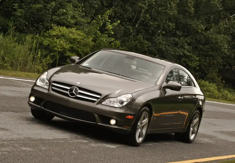 Mercedes-Benz recalls 33,456 vehicles due to sunroof detachment